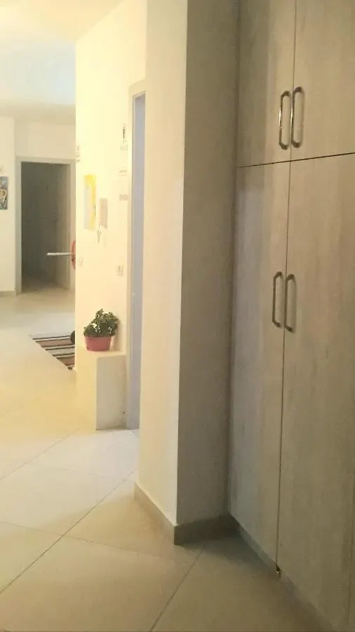 Guesthouse 地拉那 招待所